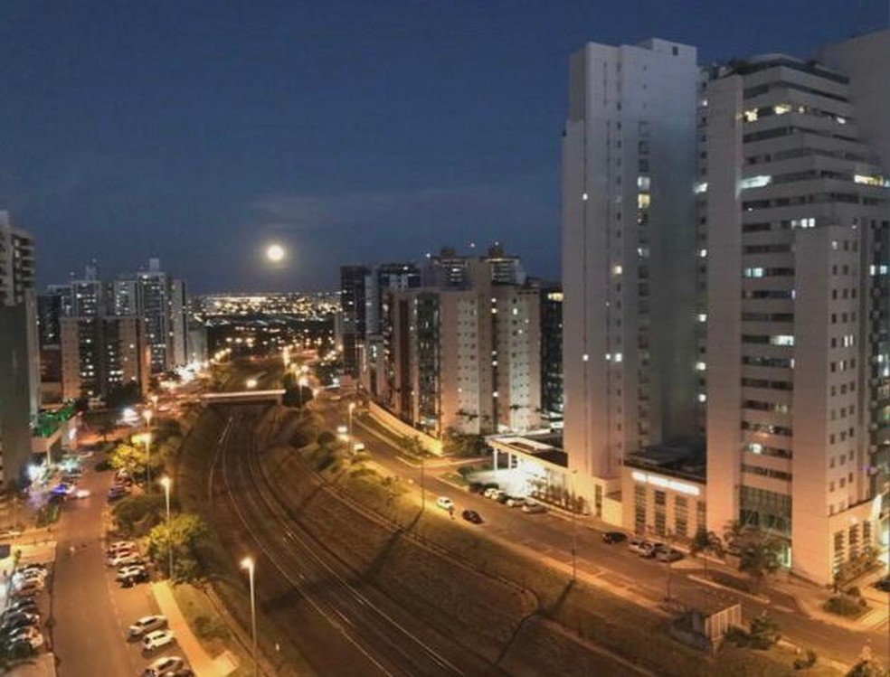Superlua em Águas Claras, no DF — Foto: Adriano Zanon