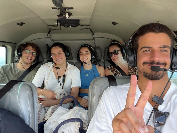 Enzo Celulari mostra passeio de helicóptero com a mãe a irmã, Claudia Raia e Sophia Raia (Foto: Reprodução/Instagram)
