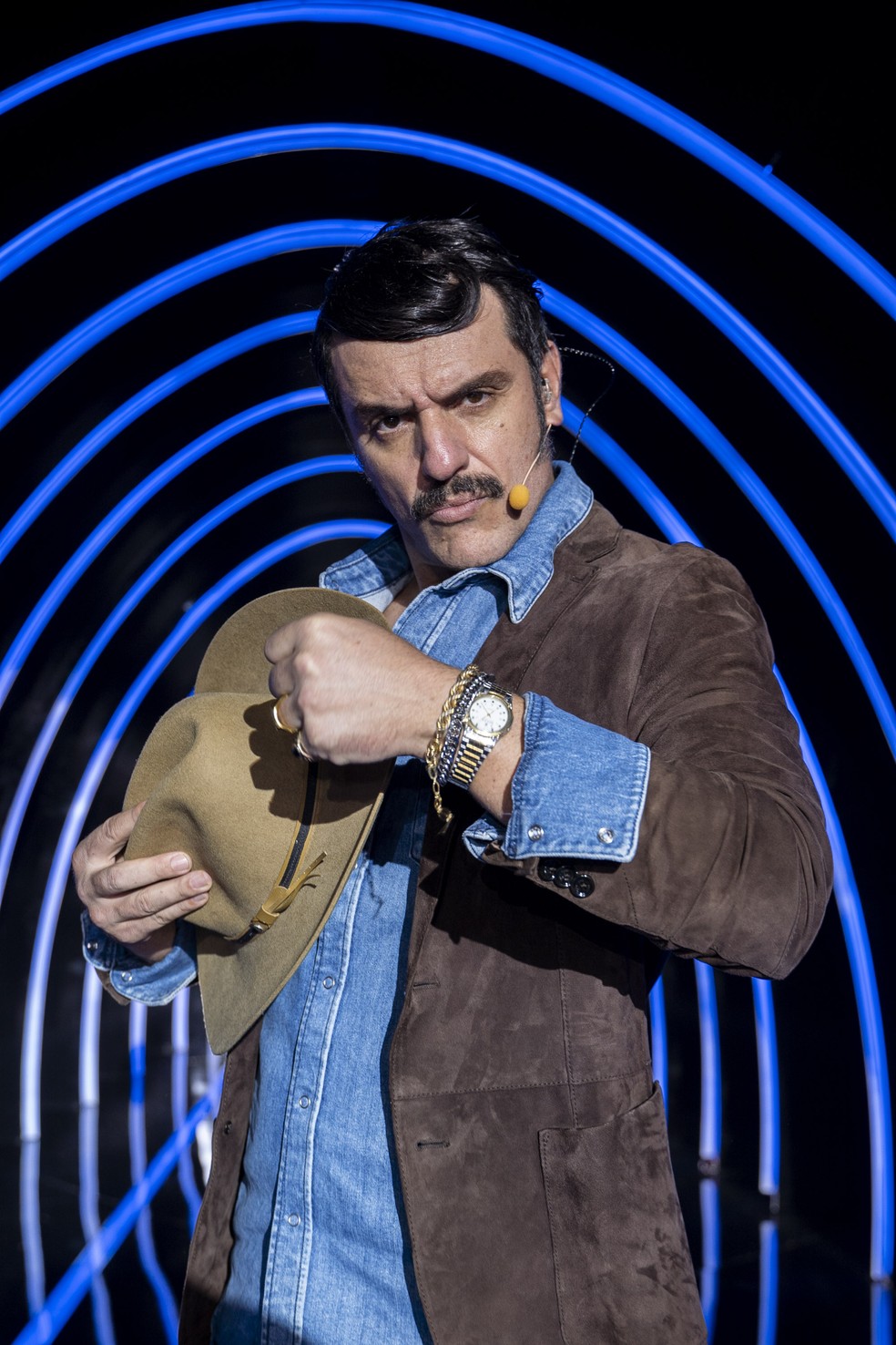 Rodrigo Lombardi interpreta Sinhozinho Malta no 'The Masked Singer Brasil' — Foto: Globo