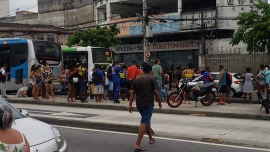 Homem morre após ser atropelado por BRT em Madureira
