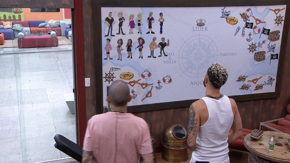 Fred tem dúvidas sobre a opinião do público em relação à Bruna Griphao no BBB 23 — Foto: Globo