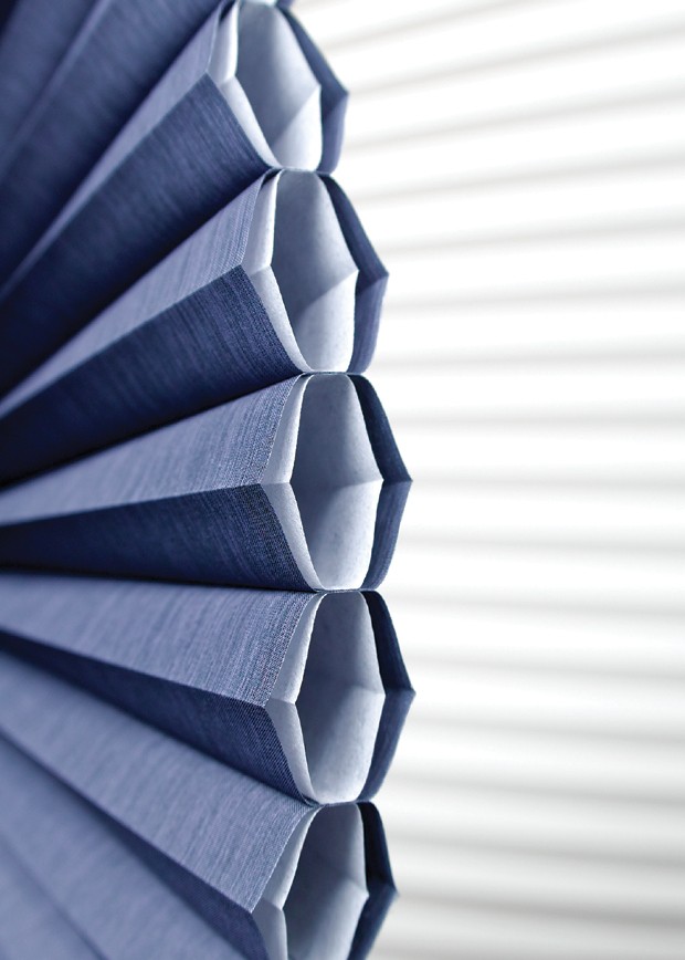 As cortinas Duette Architella® apresentam a tecnologia de uma célula dentro da outra, oferecendo mais eficiência ao produto.  (Foto: Divulgação)
