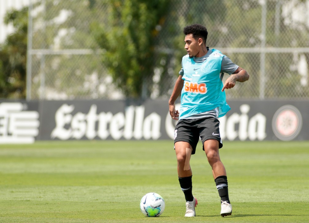 Volante do Corinthians sub-23 é sondado por clube árabe