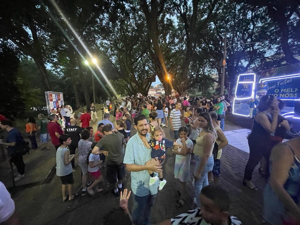 Caravana da Acipi também integrou programação nesta sexta-feira (9) — Foto: Gabriela Ferraz/ EPTV