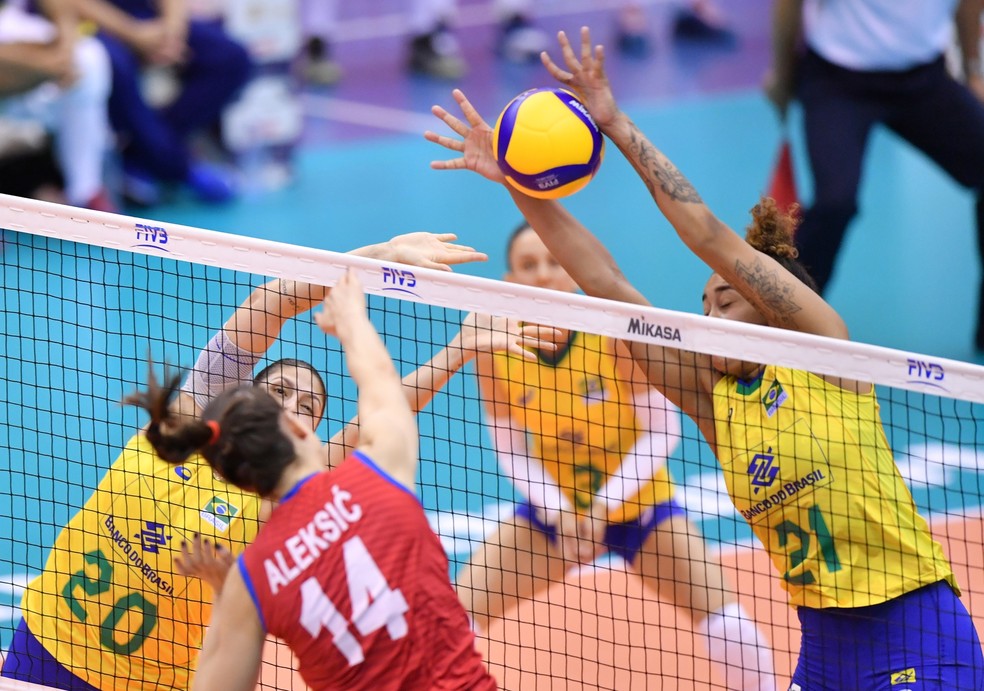 Brasil contra a Sérvia na Copa do Mundo de vôlei — Foto: Divulgação/FIVB