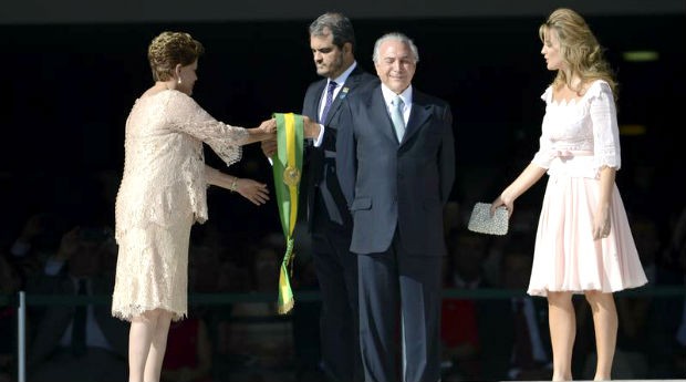 Dilma e Temer, durante a posse em janeiro de 2015: novo governo deve fazer cortes no orçamento (Foto: Agência Brasil)