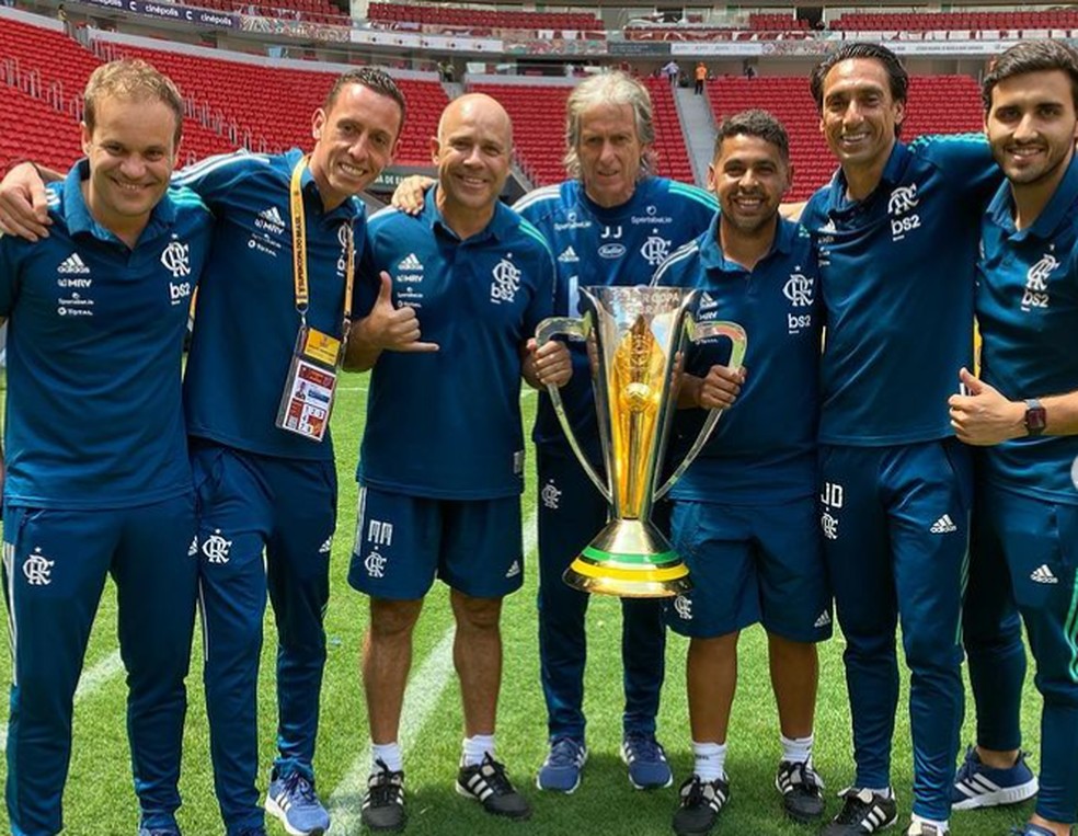 Jorge Jesus com comissão técnica permanente no Flamengo — Foto: Reprodução/Instagram