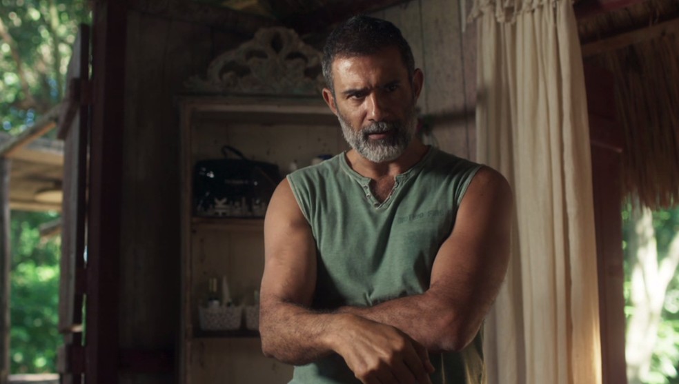 Marocas é levada para a casa de Marino (Foto: TV Globo)