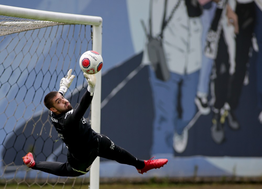 Sem espaço, goleiro do Corinthians é procurado por clube do interior e pode ser emprestado