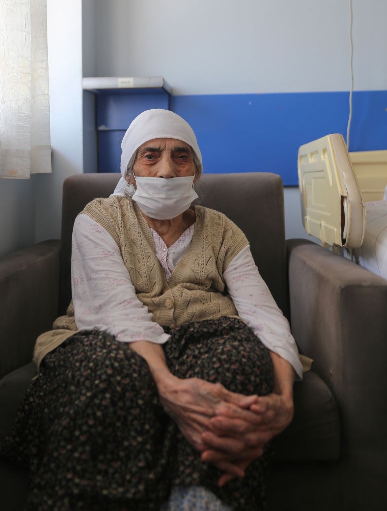 Havahan Karadeniz é uma das mais velhas do mundo a se curar do novo coronavírus (Foto: Getty Images)