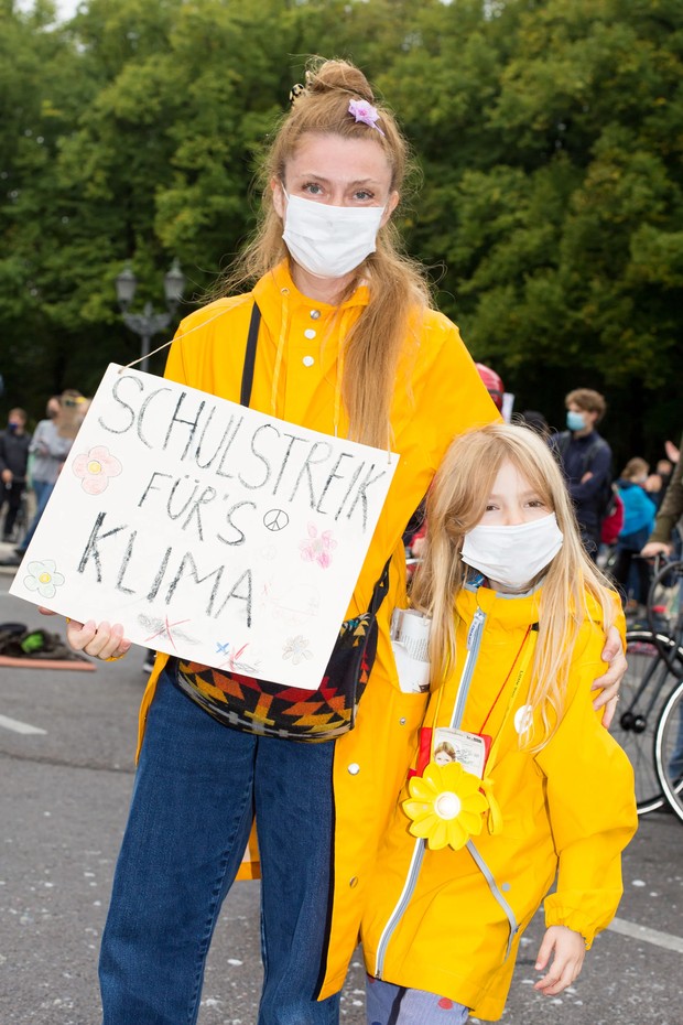 Deborah e Jade Haaksman no Dia Global de Ação Climática em Berlim, 25 de setembro de 2020  (Foto:  Jana Kießer)
