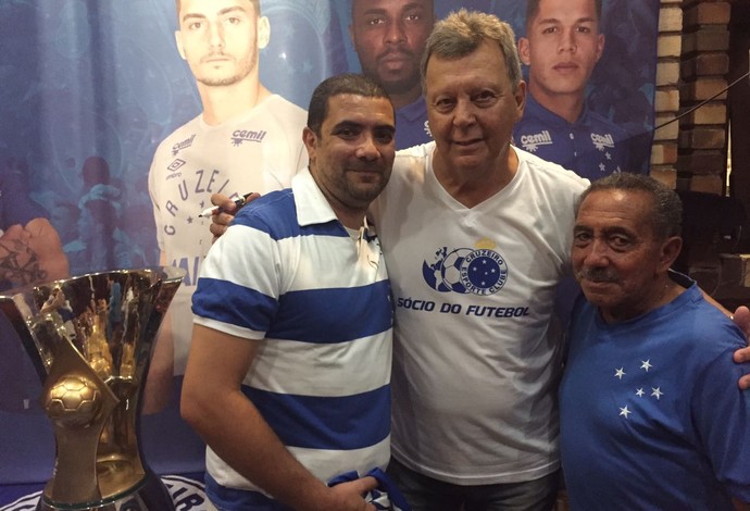 VEJA IMAGENS! Torcida do Cruzeiro marca presença em evento do clube em Juiz de Fora