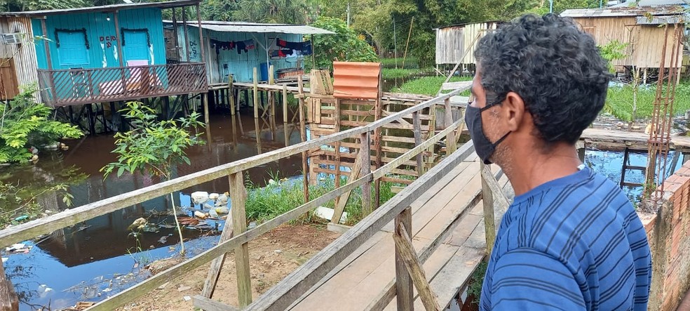 Moradores do bairro Mauazinho é um dos afetados pela cheia — Foto: Paulo Paixão/Rede Amazônica
