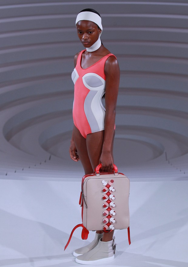 SuzyLFW A New Angle From Anya Hindmarch - Vogue | en
