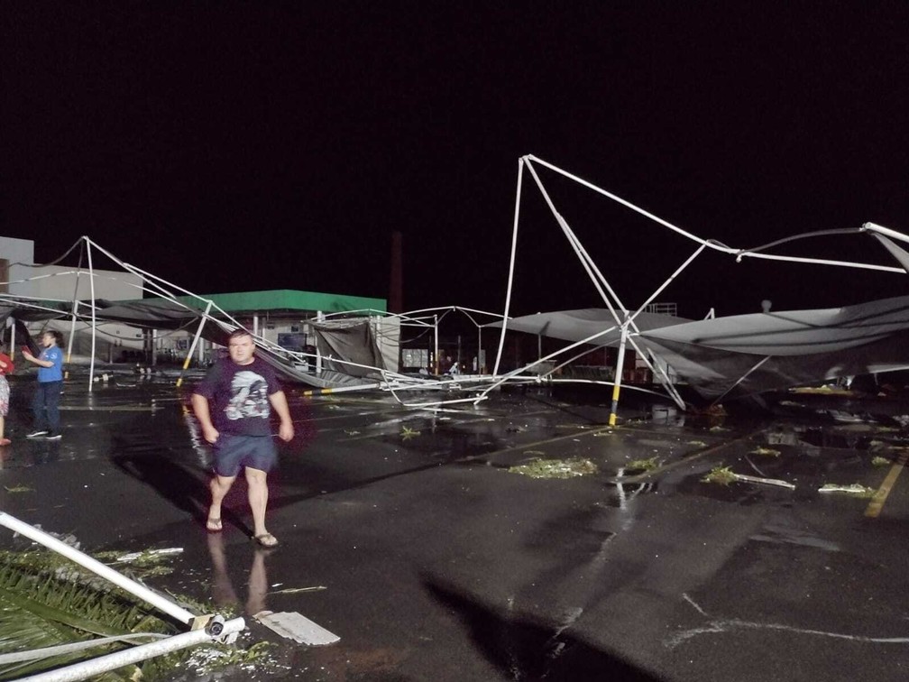 Estruturas  danificadas com a forte de chuva em Pirassununga  — Foto: Redes sociais