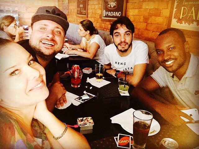 Fernanda Souza e Thiaguinho curtem feijoada com amigos (Foto: Reprodução/Instagram)