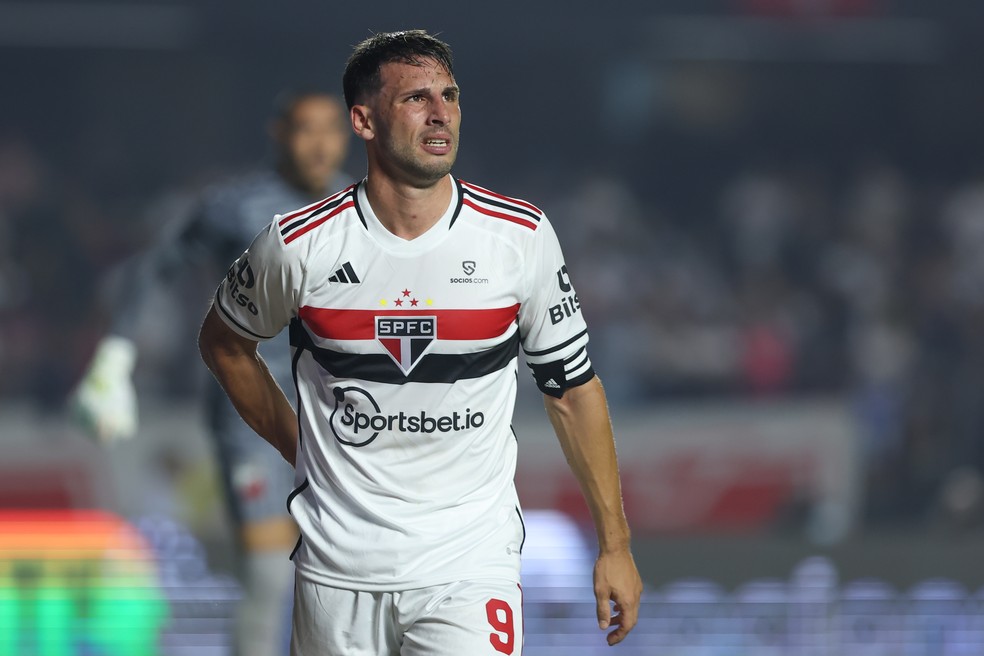 Calleri defende médicos do São Paulo e desabafa sobre críticas por tratamento: 