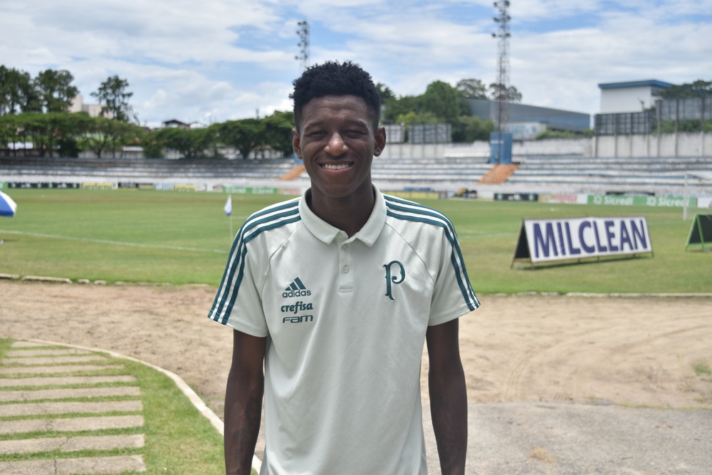Zagueiro do Verdão na Copinha promete dança se fizer gol
