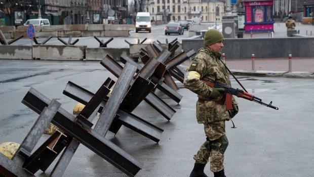 Incerteza com guerra na Ucrânia piora quadro já pouco favorável para este ano (Foto: Reuters via BBC News)