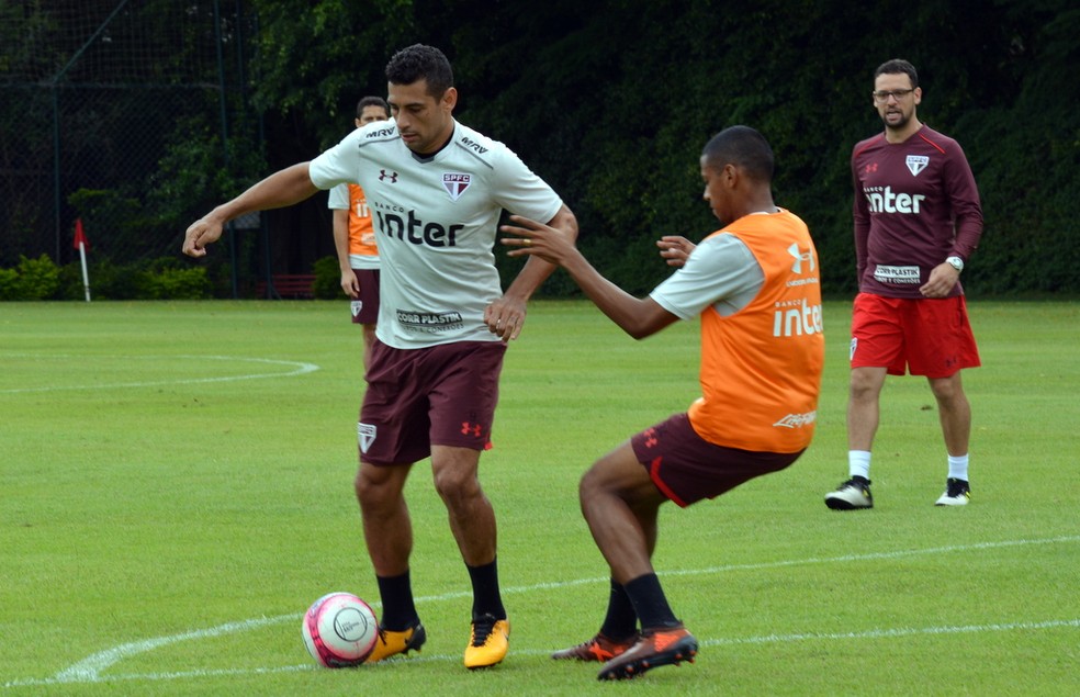 Diego Souza será o camisa 9 do São Paulo nesta temporada (Foto: Érico Leonam/saopaulofc.net)