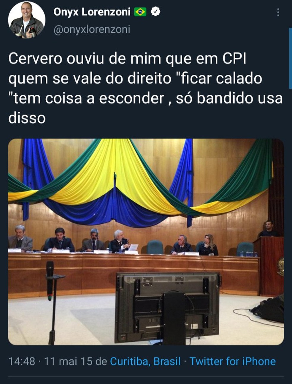 Em 2015, Onyx Lorenzoni, então deputado, criticou em redes sociais o fato do ex-diretor da Petrobras Nestor Cerveró ter ficado em silêncio na CPI — Foto: Reprodução