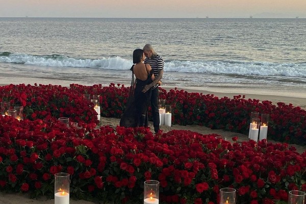 Travis Barker pede Kourtney Kardashian em casamento (Foto: Reprodução/Instagram)