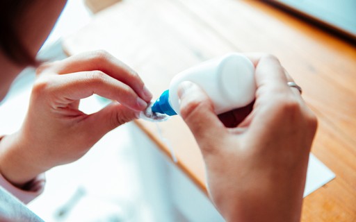 Como Tirar Super Bonder Dos Dedos Revista Glamour Saude