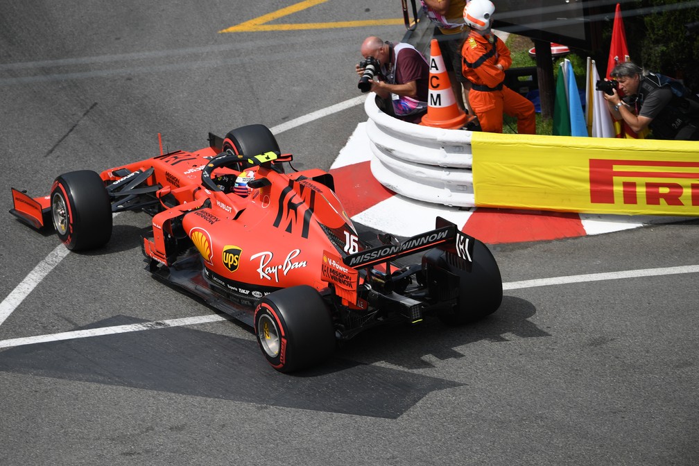 Charles Leclerc contorna a curva Antony Noghès durante a classificação do GP de Mônaco de 2019 — Foto: Andrea Diodato/NurPhoto via Getty Images