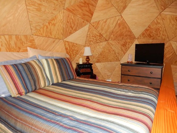 Cabana minúscula é uma das casas mais procuradas do Airbnb no mundo (Foto: Divulgação)