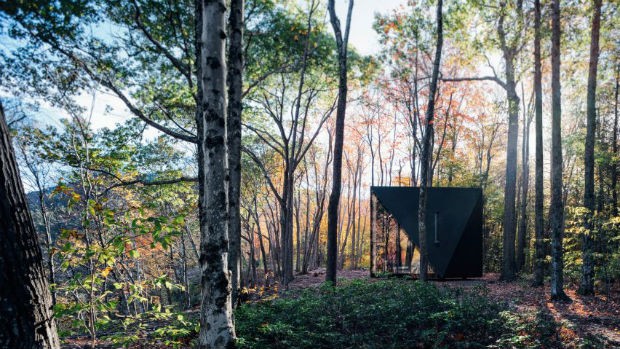 Tiny cabana fica na região norte do estado de Nov York (Foto: Divulgação / Matthew Carbone)