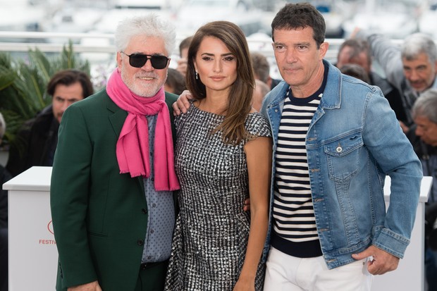 Pedro Almodóvar, Penélope Cruz e Antonio Banderas no Festival de Cannes (Foto: Getty Images)
