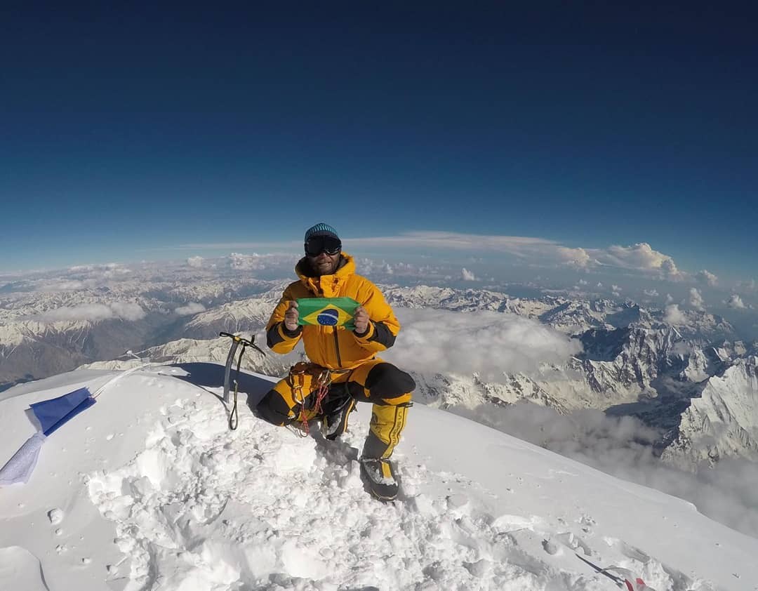 Moeses Fiamoncini no Nanga Parbat, no Paquistão. Ele foi o primeiro brasileiro a chegar ao cume da nona montanha mais alta do mundo (Foto: Reprodução/Instagram)