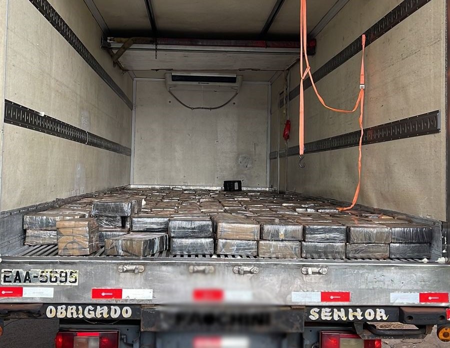 Polícia apreende caminhão frigorífico com mais de duas toneladas de maconha em Santa Helena