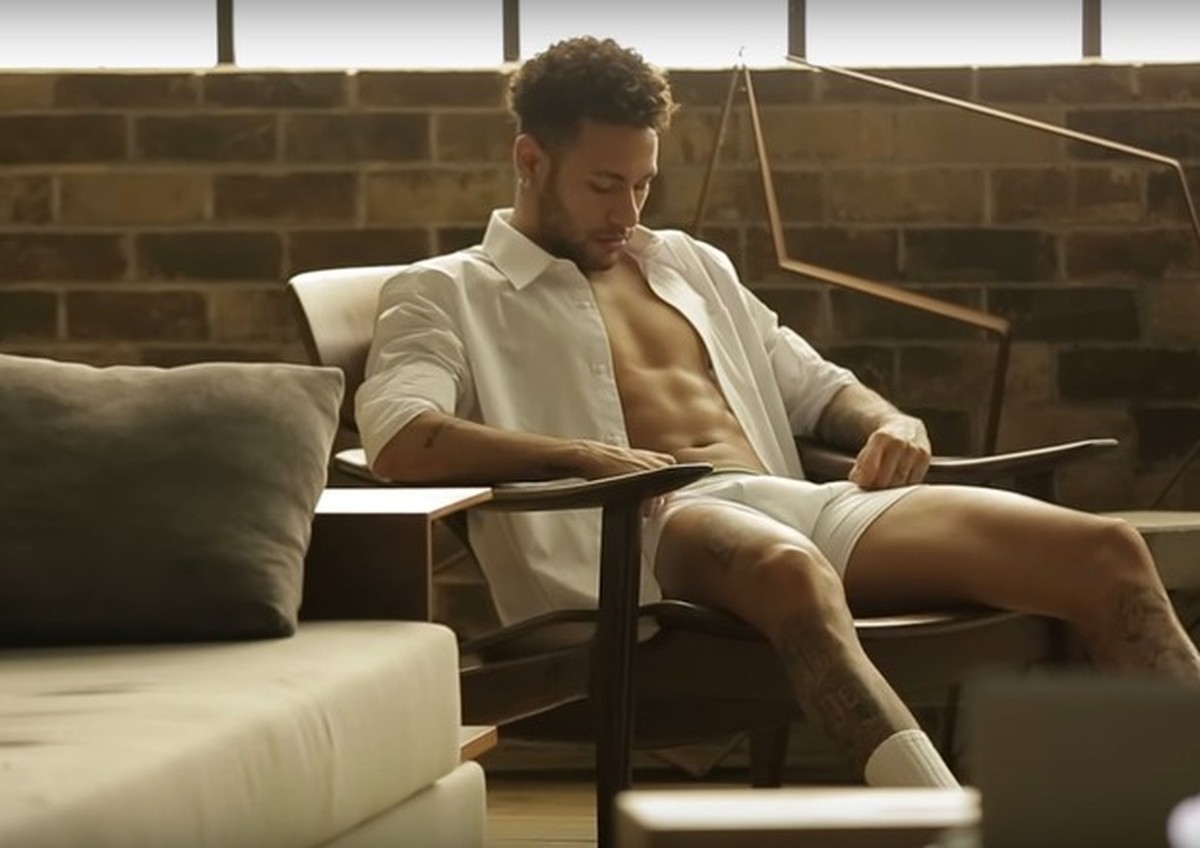 Neymar Dá Ajeitadinha Nos Bastidores De Campanha Sexy Celebridades Vogue