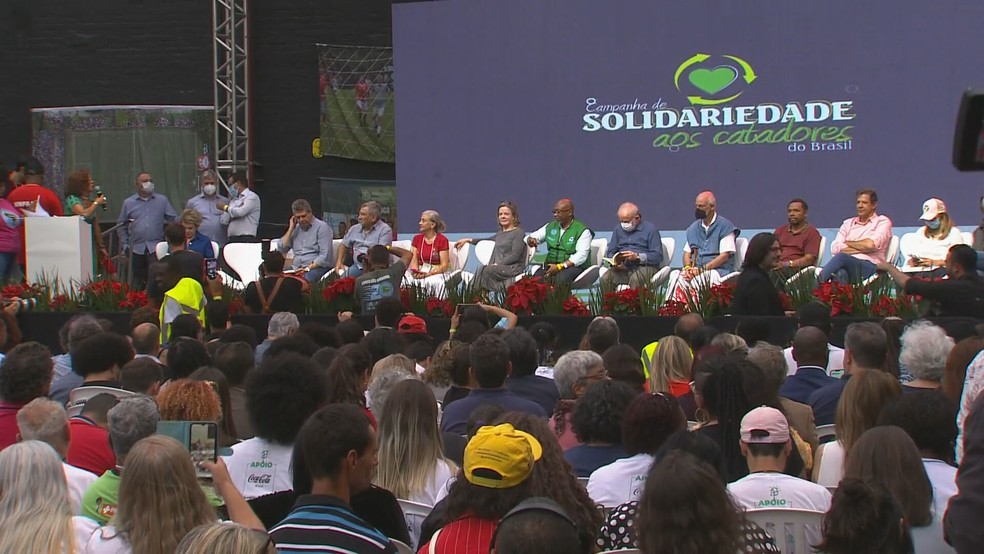 Natal dos Catadores em São Paulo — Foto: TV Globo