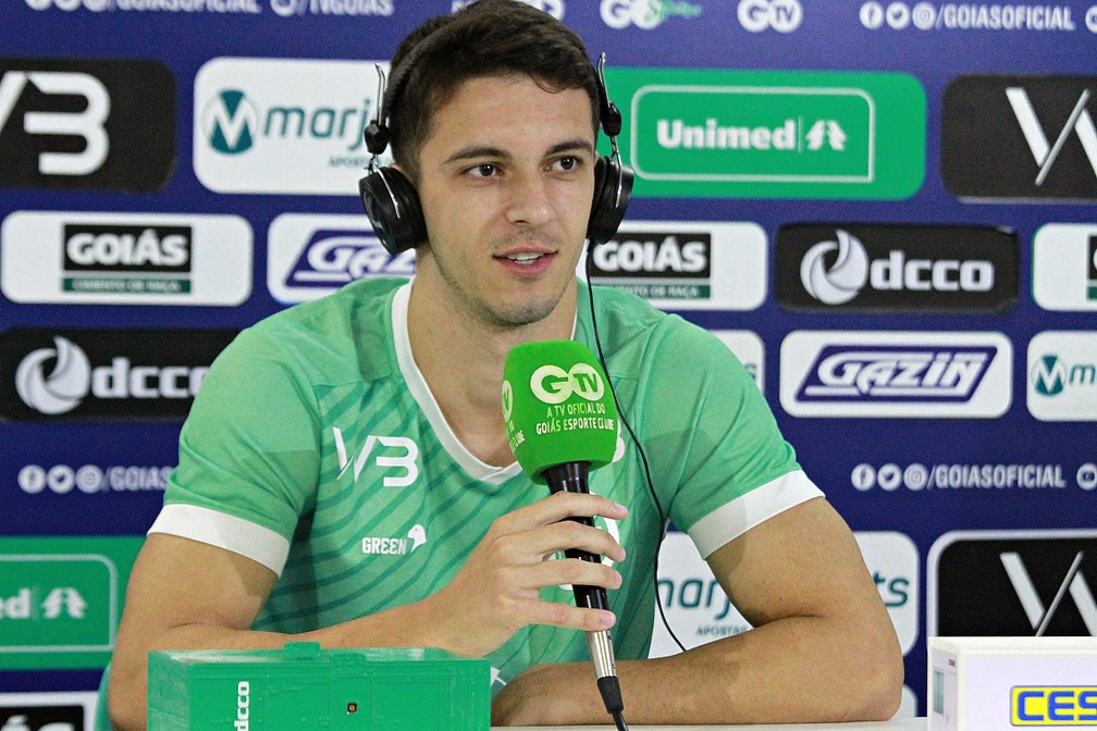 Shaylon entra na mira da Chape, mas meia ainda será avaliado por Crespo