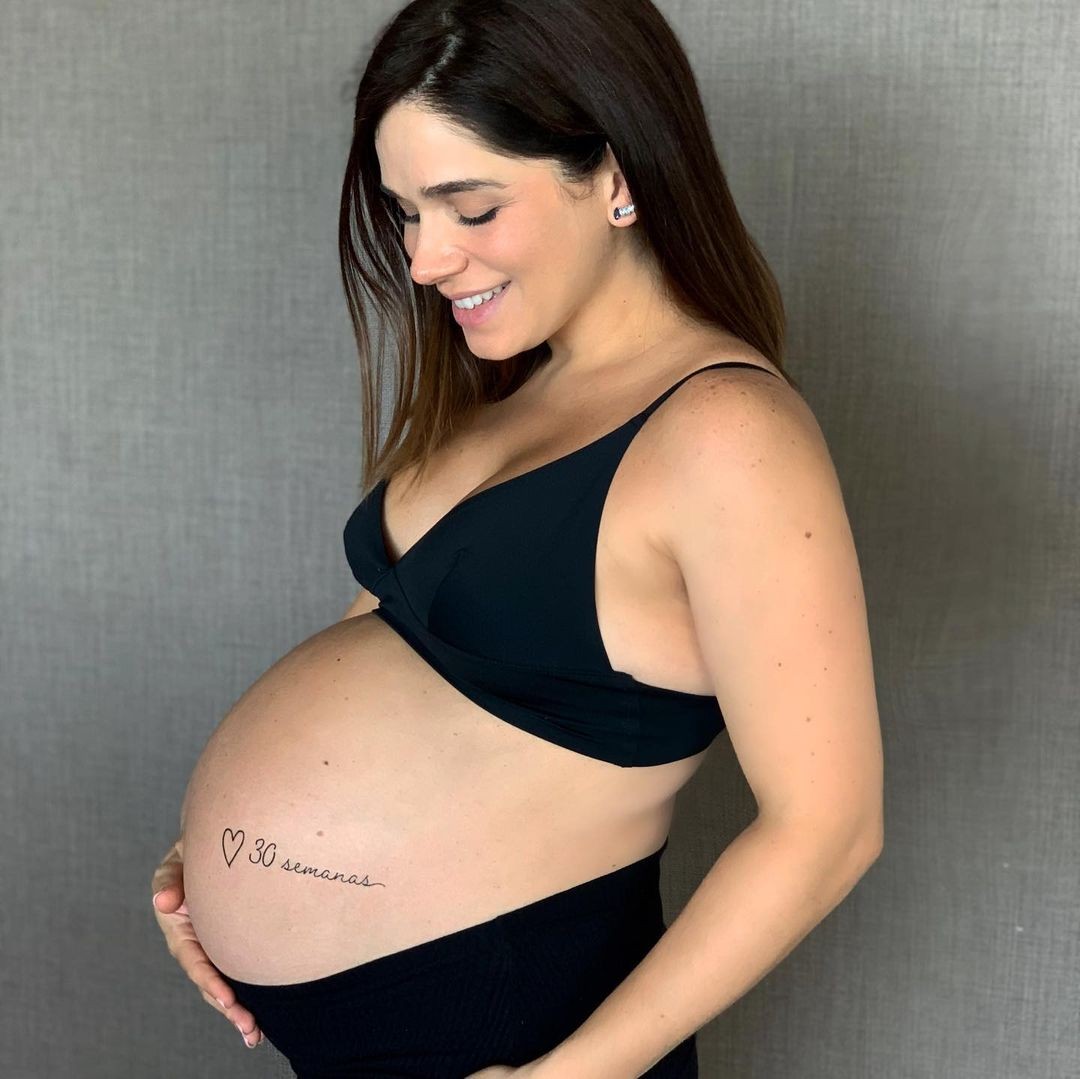 Grávida do terceiro filho, Sabrina Petraglia comenta se pretende ser mãe novamente (Foto: Reprodução / Instagram)