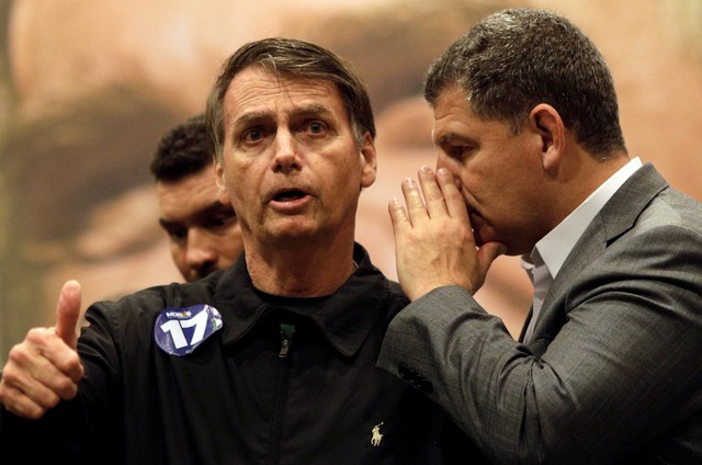Amigo de Bolsonaro que opera o caso Queiroz veio à tona na reunião com Bebianno : Lauro Jardim