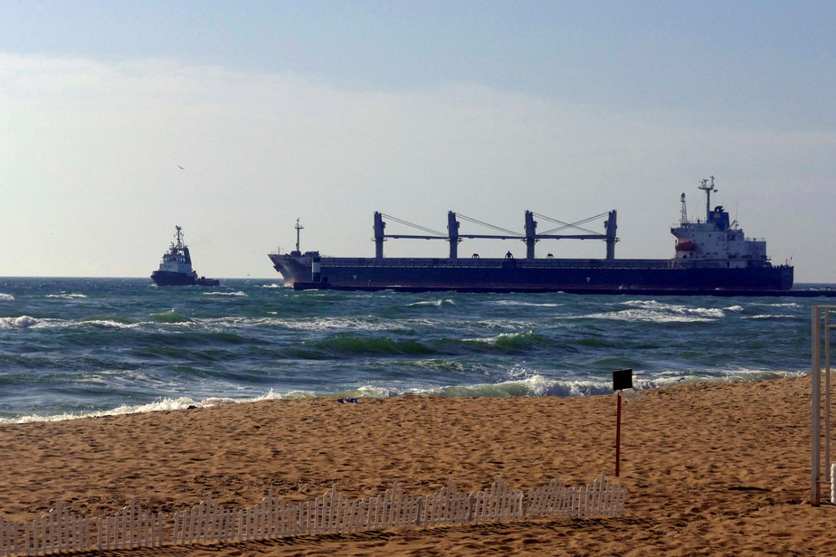 Mais de 27 milhões de toneladas de grãos e outros alimentos foram exportados da Ucrânia a bordo de 881 navios desde que a Iniciativa no Mar Negro começou