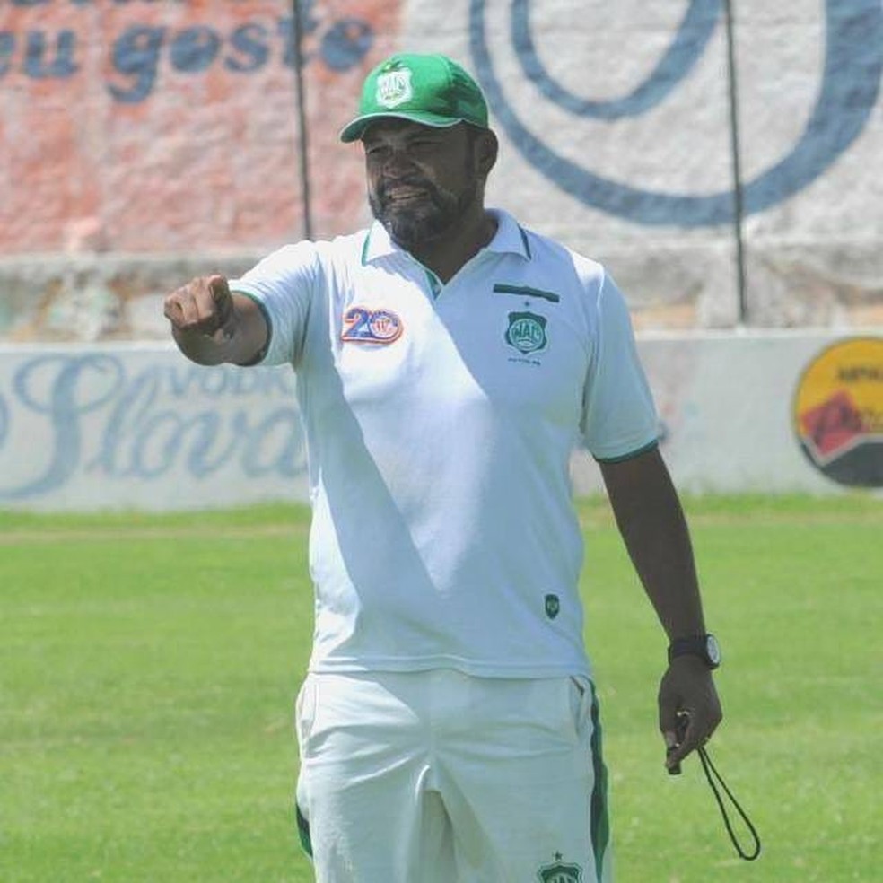 �ndio Ferreira, t�cnico do Nacional de Patos � Foto: Arquivo pessoal / �ndio Ferreira