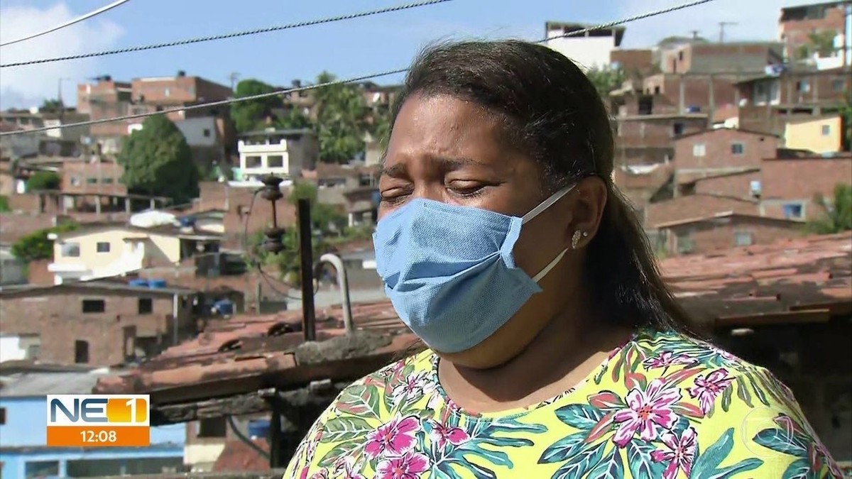 Mãe de menino que morreu ao cair de prédio diz que patroa, que estava com a criança, é mulher de prefeito: 'Se fosse eu, meu rosto estaria estampado'