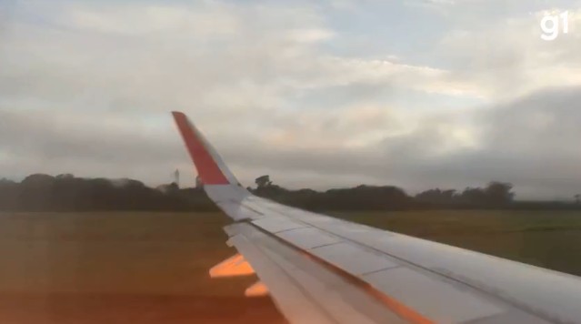 VÍDEO: Passageiro filma pane em motor de avião após colisão com pássaro no Aeroporto Afonso Pena; 'saíam algumas faíscas'