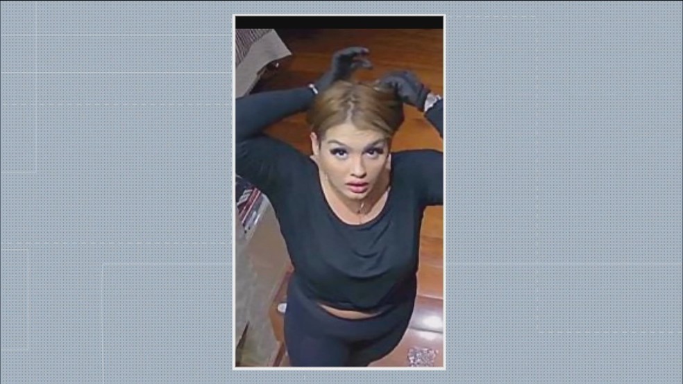 Mulher suspeita de entrar em apartamento de luxo na Região Centro-Sul de BH — Foto: Reprodução TV Globo