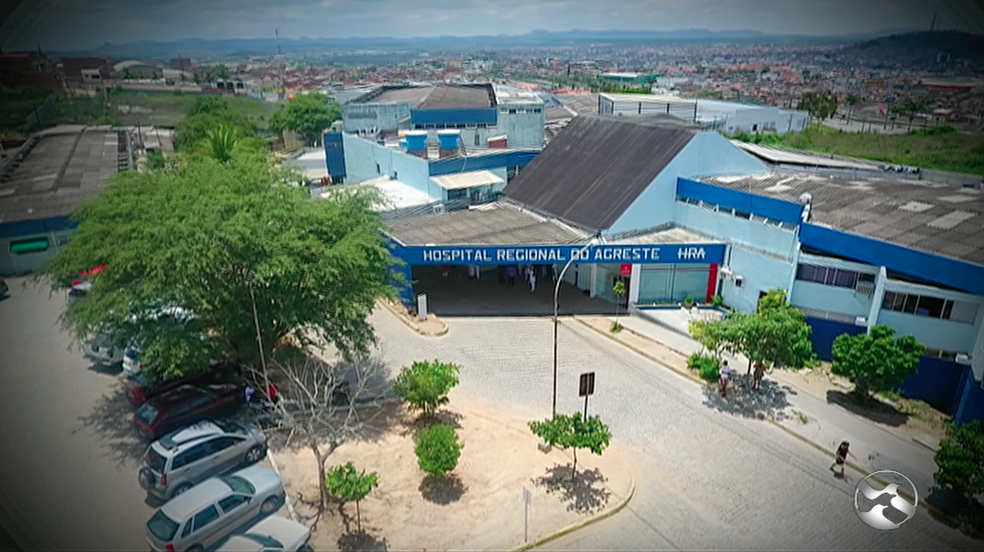 Maior hospital do interior do estado enfrenta problemas como a falta de estrutura e superlotaÃ§Ã£o. (Foto: TV Asa Branca/ReproduÃ§Ã£o)