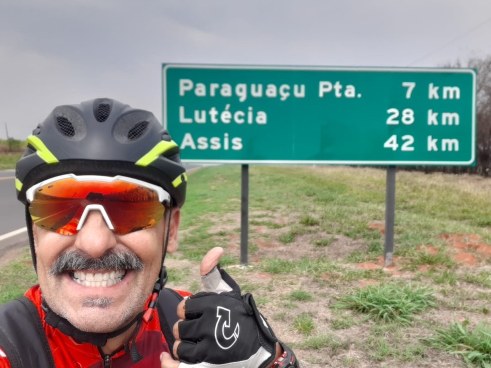 Carlo percorre os 800 km de bike e correndo e chegou nesta semana na região centro-oeste paulista — Foto: Carlos Rezende / Arquivo pessoal 