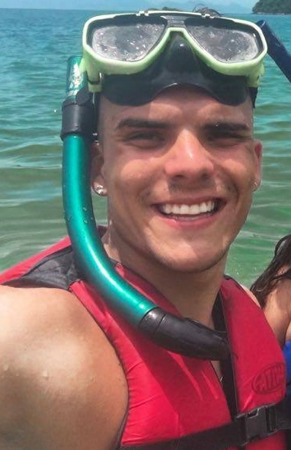 O atacante do Comercial Caio Vieira aproveitou para curtir fÃ©rias antes de se apresentar â€” Foto: Arquivo Pessoal