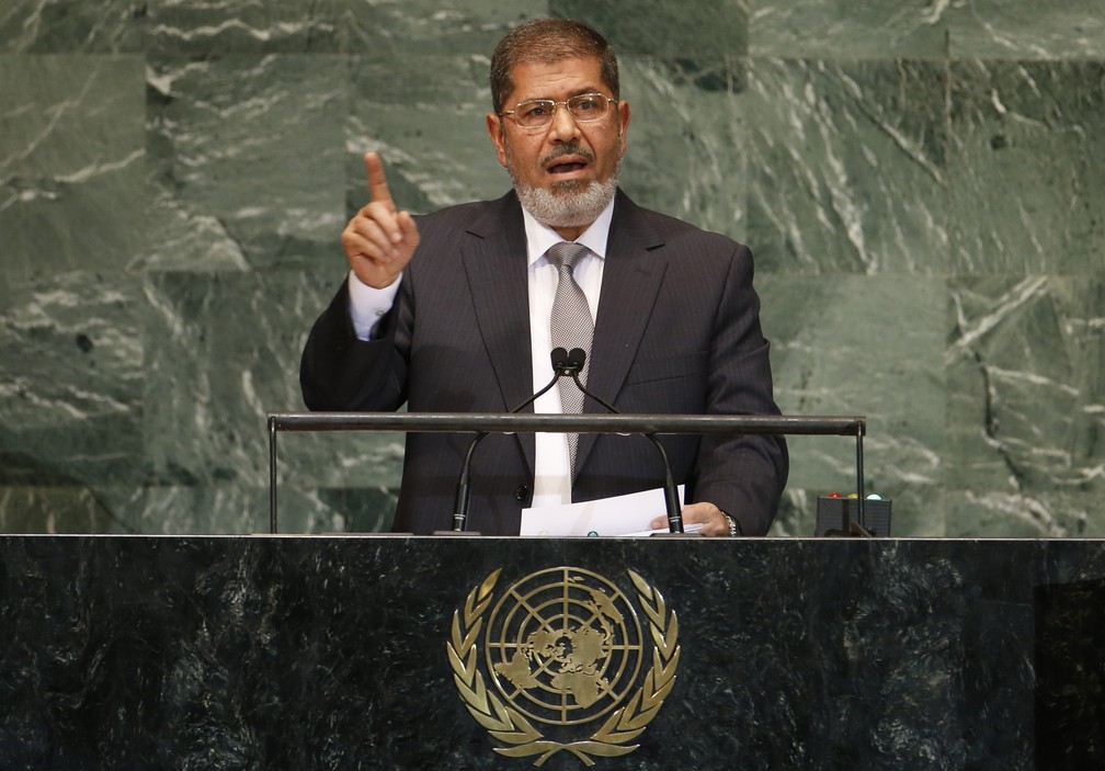 Mohamed Morsi, entÃ£o presidente do Egito, discursa na Assembleia Geral da ONU, em 2012 â€” Foto: Reuters/Mike Segar