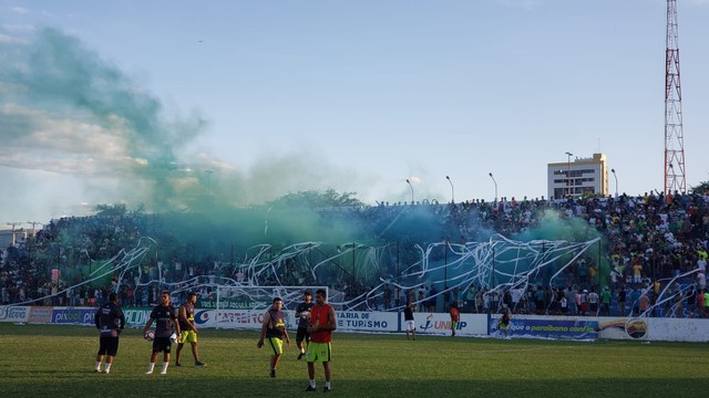 Antes do trilar do apito, torcida nacionalina fez linda festa