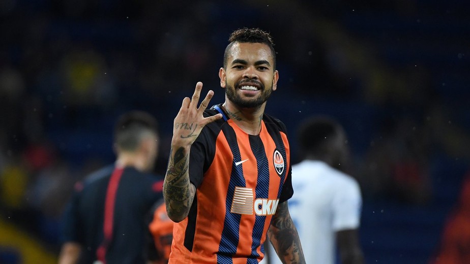 Vai voltar? Dentinho revela propostas para sair do Shakhtar e deixa recado: 