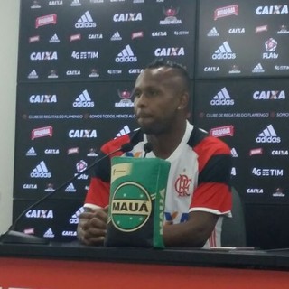 Chiquinho fala em persistência por G-4 e pede tranquilidade ao Flamengo